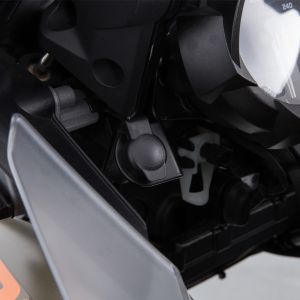 Комфортное заниженное мотосиденье -25 мм для водителя Wunderlich AKTIVKOMFORT на мотоцикл Harley-Davidson Pan America 1250, черно-оранжевое 90101-003