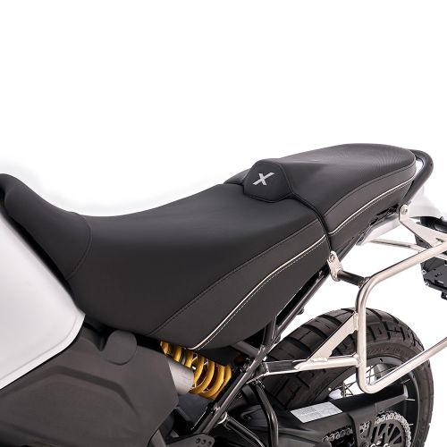 Комфортное мотосиденье для водителя высокое +30 мм Wunderlich AKTIVKOMFORT черное для мотоцикла Ducati DesertX