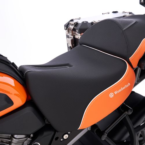 Комфортное высокое мотосиденье +25 мм для водителя Wunderlich AKTIVKOMFORT на мотоцикл Harley-Davidson Pan America 1250, черно-оранжевое