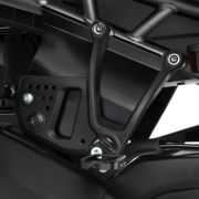 Защита от брызг Wunderlich Pozius в нише пассажирского сиденья на мотоцикл Harley-Davidson Pan America 1250 90281-002 4