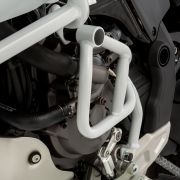 Защита двигателя левая сторона белая для мотоцикла Ducati DesertX (для монтажа с защитной планкой обтекателя) 70201-008 3