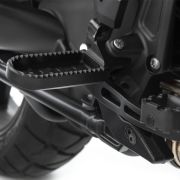 Ергономічні підніжки -22 мм чорні Wunderlich ERGO-COMFORT на мотоцикл Harley-Davidson Pan America 1250 90320-002 2