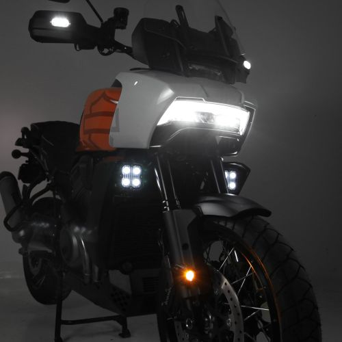 Кронштейн кріплення світла (нижній) – Harley Davidson Pan America ’21-