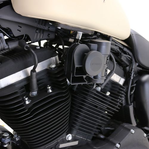 Кронштейн крепления компактного сигнала SoundBomb, Harley Davidson (с двигателем Evolution, также известным как “EVO”) ’84-’99 CVO, Touring и Dyna, ’84-’00 Softail, ’86- Sportster