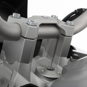 Крепление пассажирских подножек Wunderlich Vario joint rider EVO1 (пара) серебристое на мотоцикл Ducati Multistrada V4/Multistrada V4 Pikes Peak/Multistrada V4 S/Multistrada V4 Rally/DesertX 70326-001