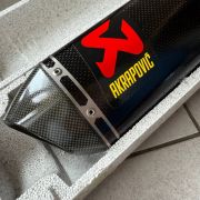 Глушник Akrapovič Slip-On Line (Carbon) для мотоцикла BMW S1000XR S-B10SO13-HZC 4