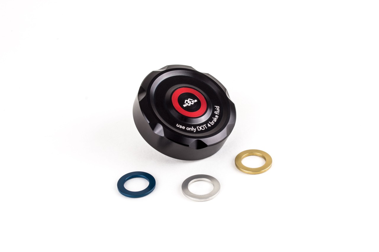 Крышка бачка тормозной жидкости заднего тормоза GILLES, черная BRC-07.B